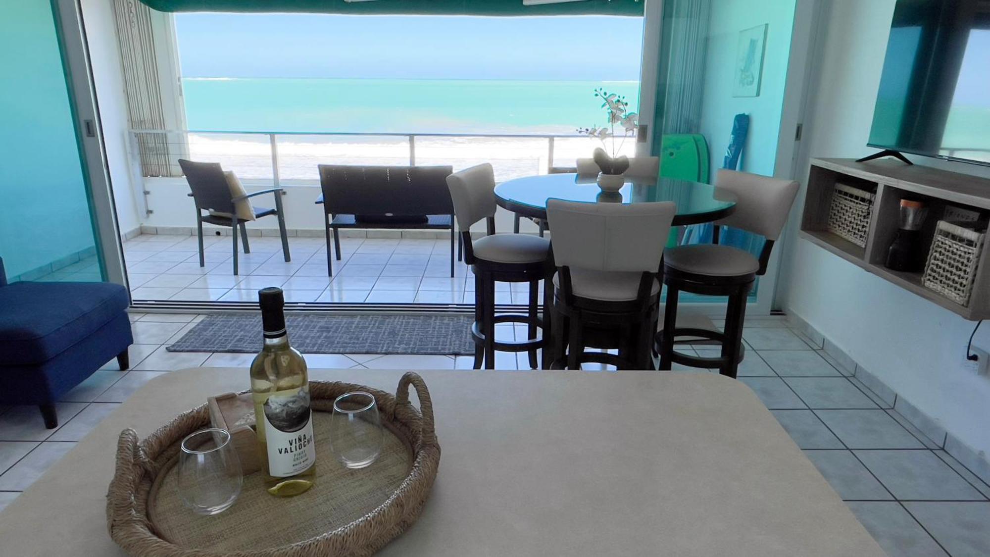 Oceanfront Condo In Лукильо Екстериор снимка
