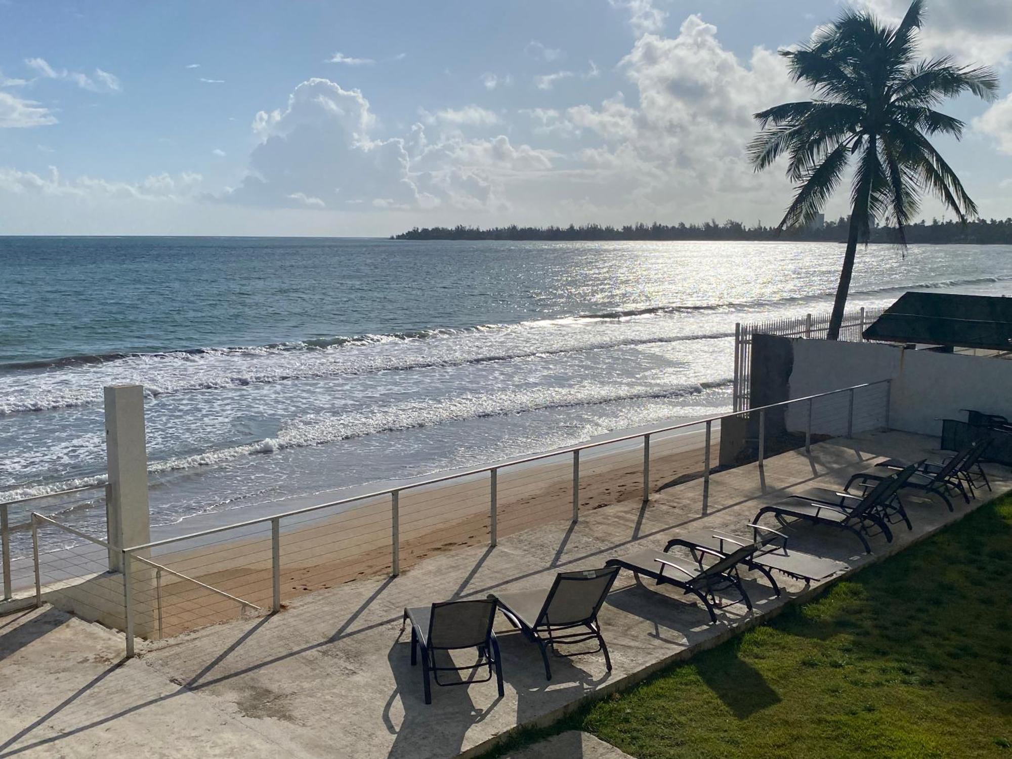 Oceanfront Condo In Лукильо Екстериор снимка