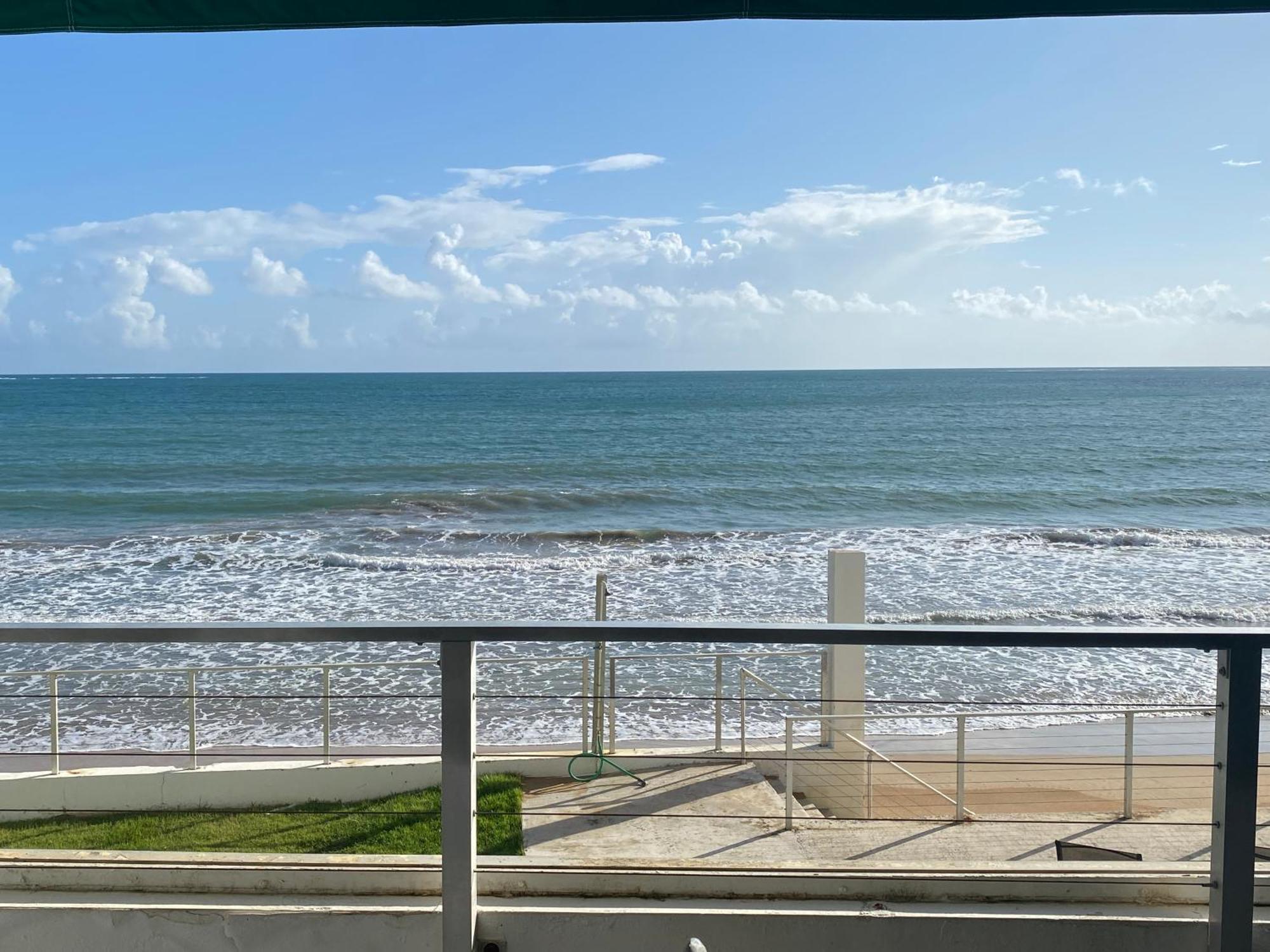 Oceanfront Condo In Лукильо Екстериор снимка